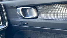 Volvo XC40 2.0 B3P Plus Dark 5dr Auto Petrol Estate